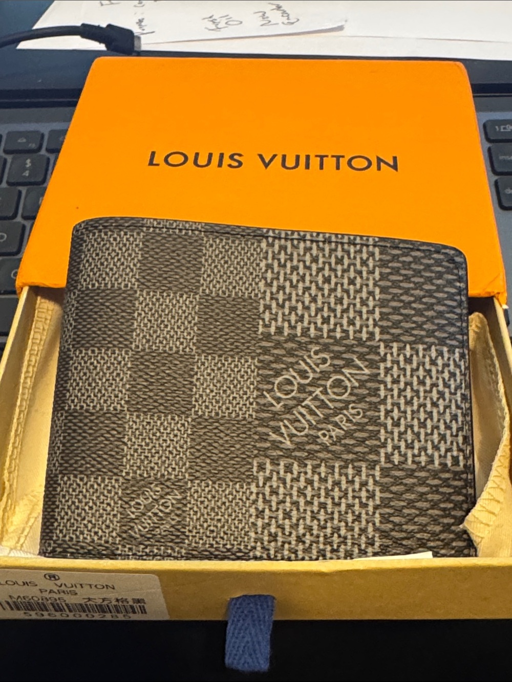 Louis Vuitton Men's Damier Graphite Canvas Wallet - Black/Grey